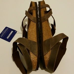 Birkenstock Shoes - New Birkenstock Yara Sandals Habana Birkenstock Shoes - New Birkenstock Yara Sandals Habana